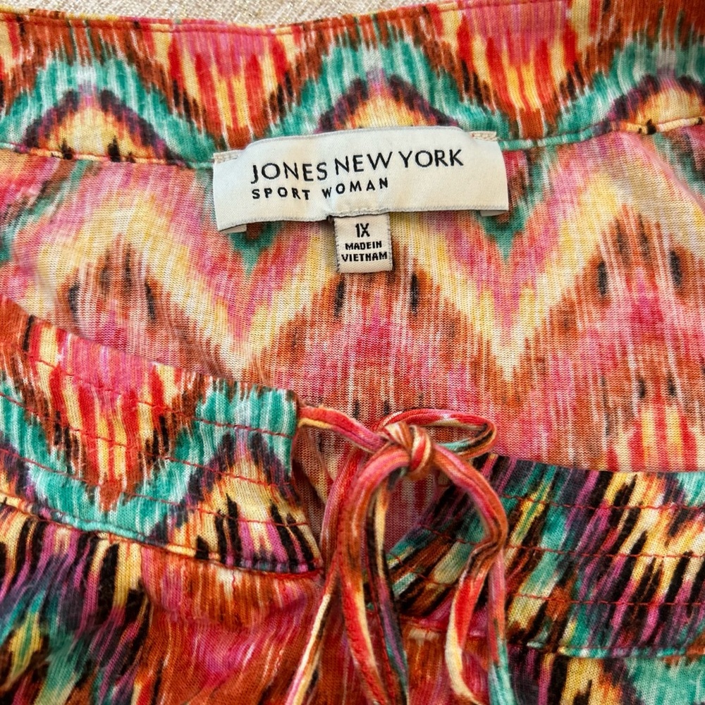 Jones New York Sport Women Top Ikat Chevron Print Split V-Neck W/Tie 3/4 Sleeve - Picture 6 of 9